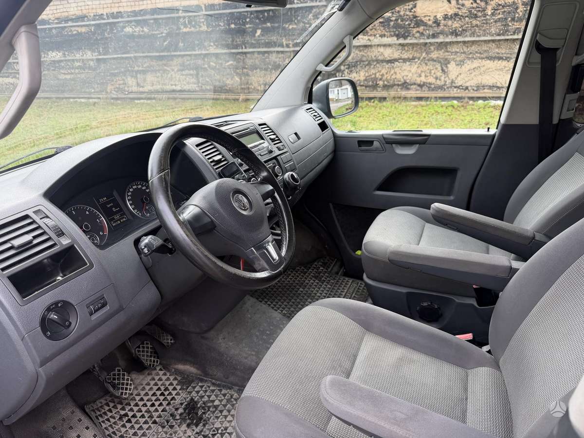 Volkswagen Caravelle 2009 — двигун 1968 cm³, 102 HP (75kW)