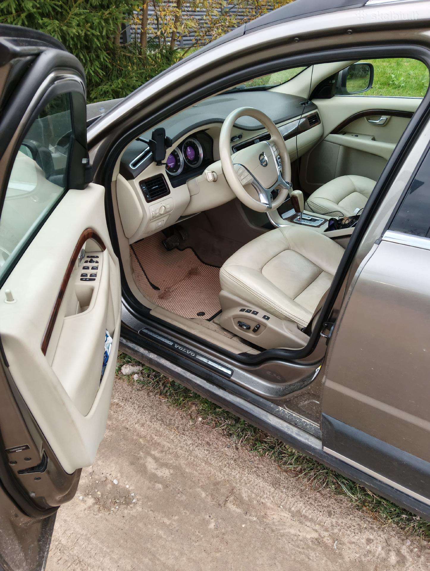 Volvo XC70 2011 — photo 7