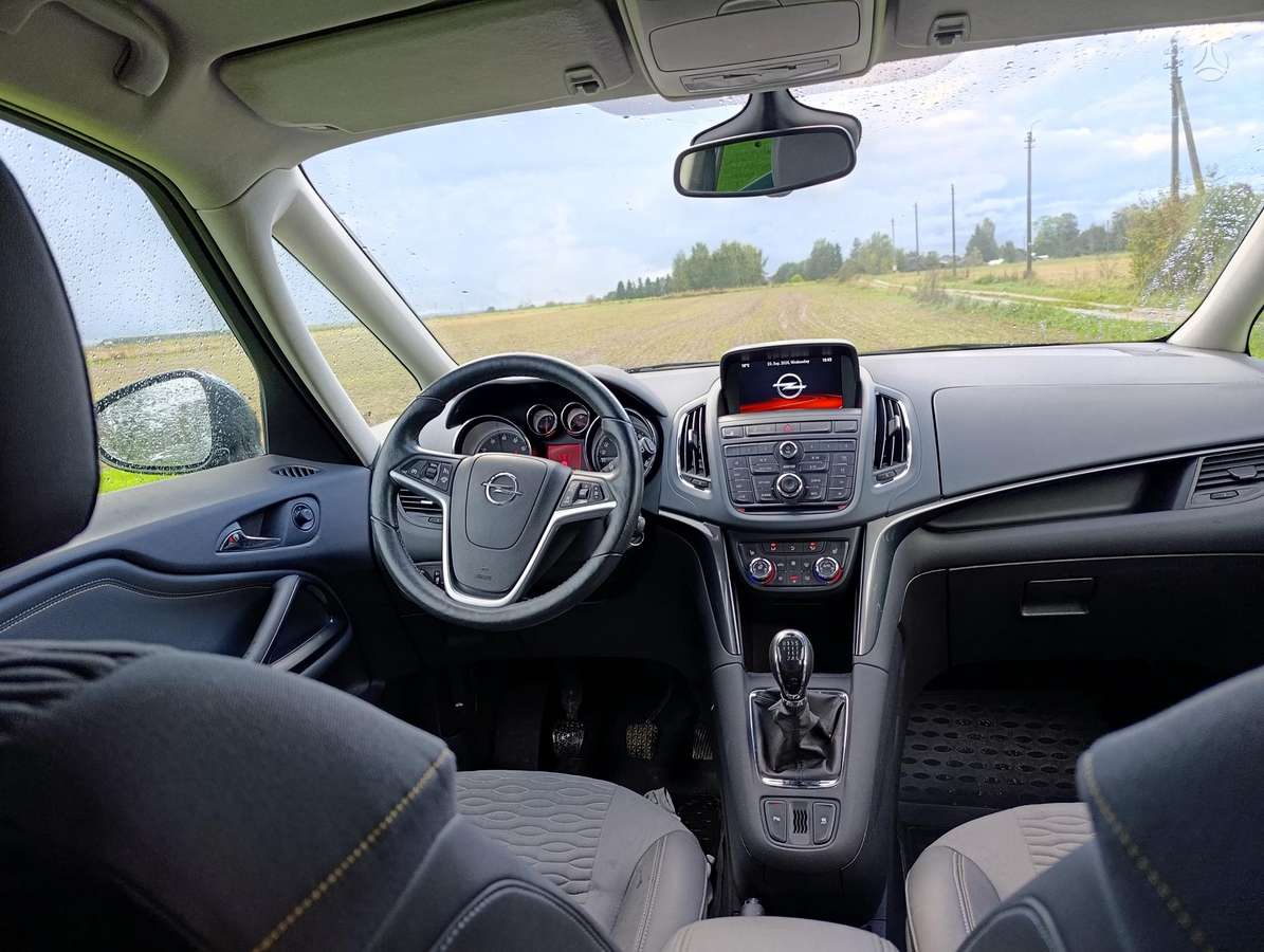 Opel Zafira 2014 — фото 7