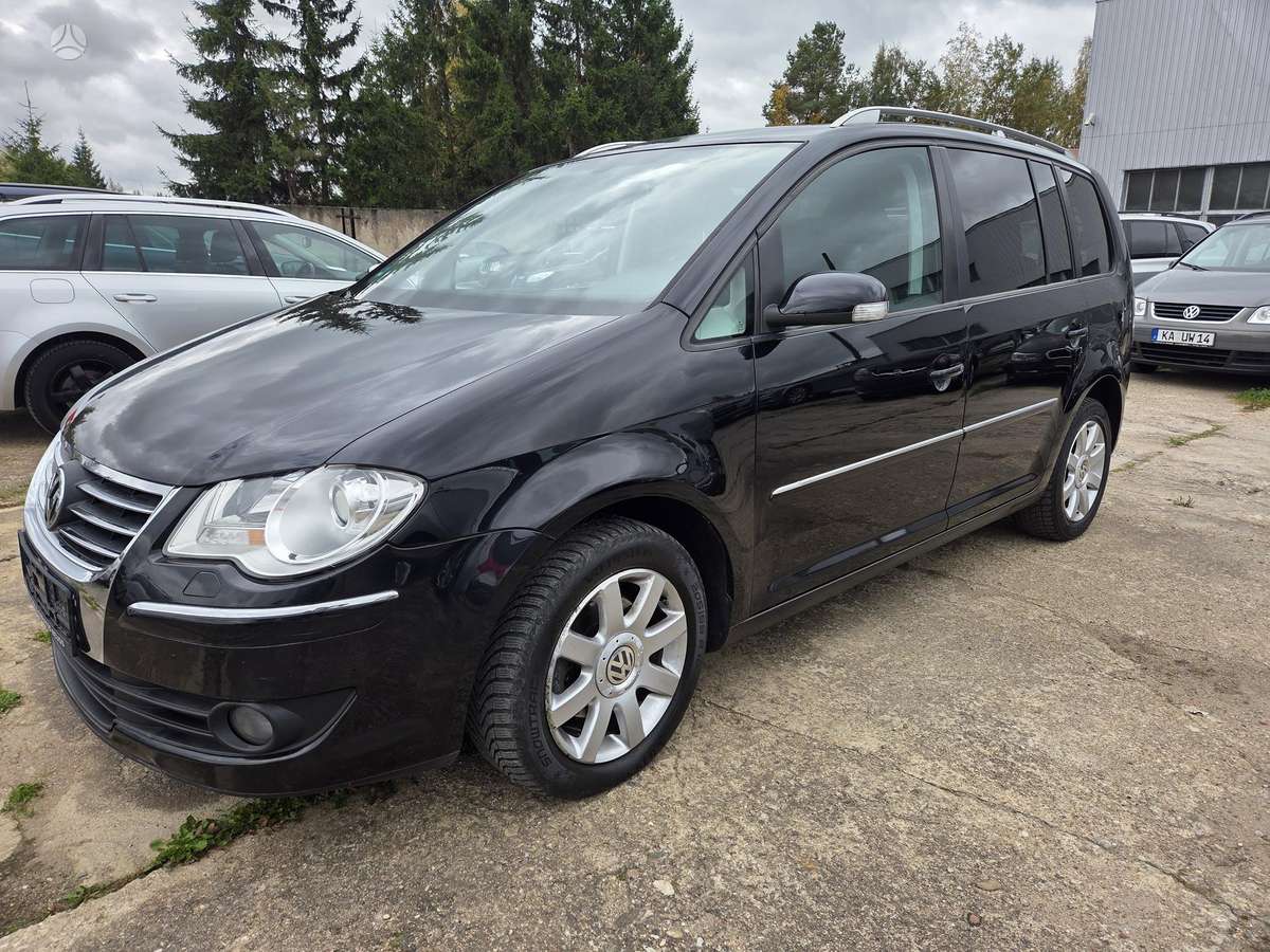 Volkswagen Touran 2008 — двигун 2000 cm³, 140 HP (103kW)