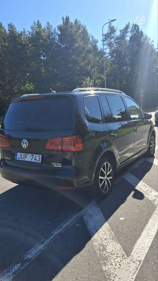 Volkswagen Touran 2014 — салон