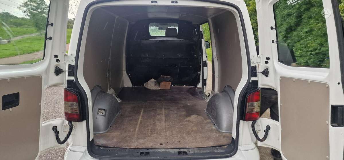 Volkswagen Transporter 2012 — photo 13