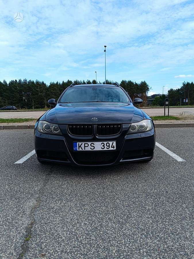 BMW 320 2007 — rear view