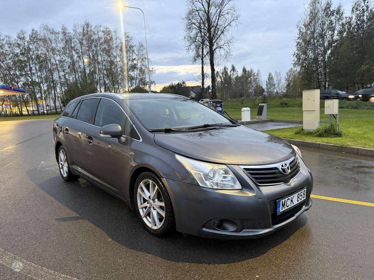 Toyota Avensis 2011 — авто для ЗСУ з Європи