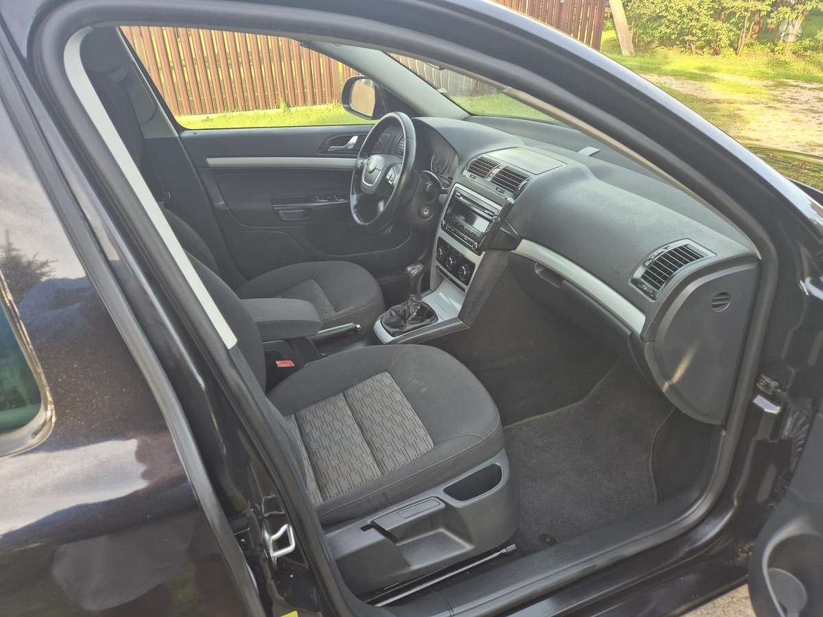 Skoda Octavia 2011 — photo 13