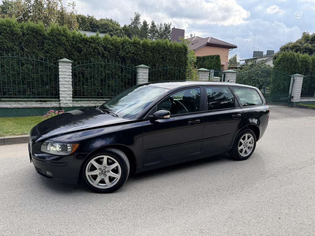 Volvo V50 2007 — вигляд ззаду