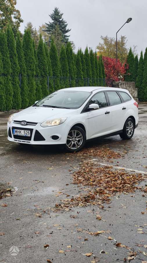 Ford Focus 2014 — вигляд ззаду