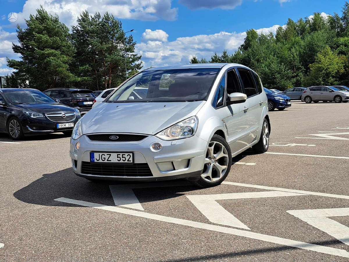 Ford S-MAX 2009 — вигляд ззаду