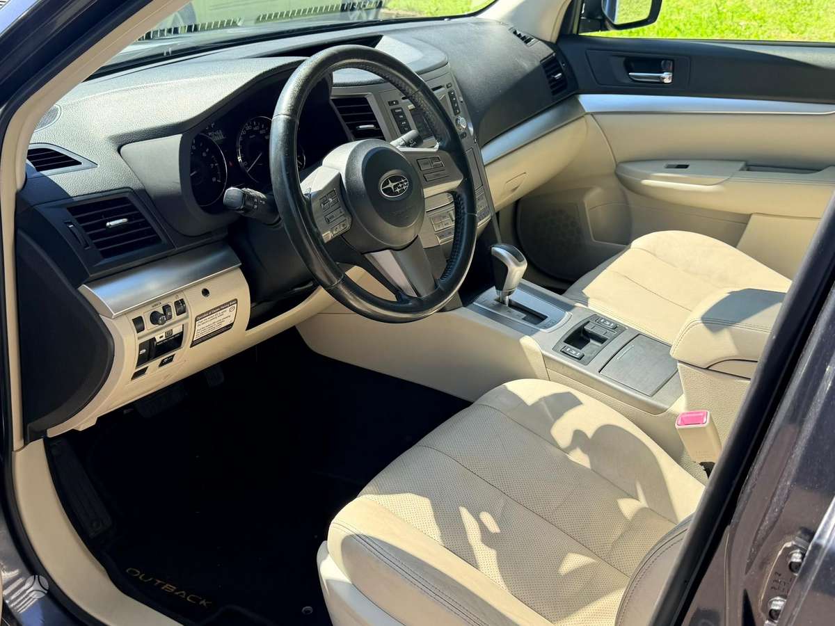 Subaru Outback 2012 — фото 8