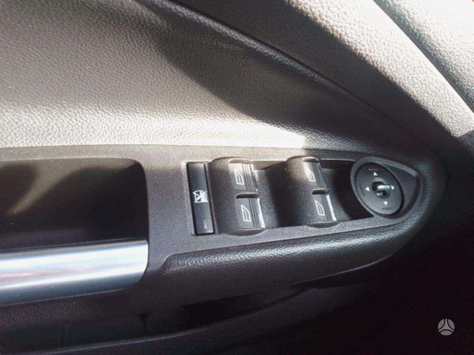 Ford C-MAX 2015 — фото 9