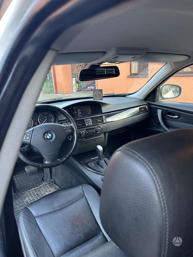 BMW 320 2011 — photo 6