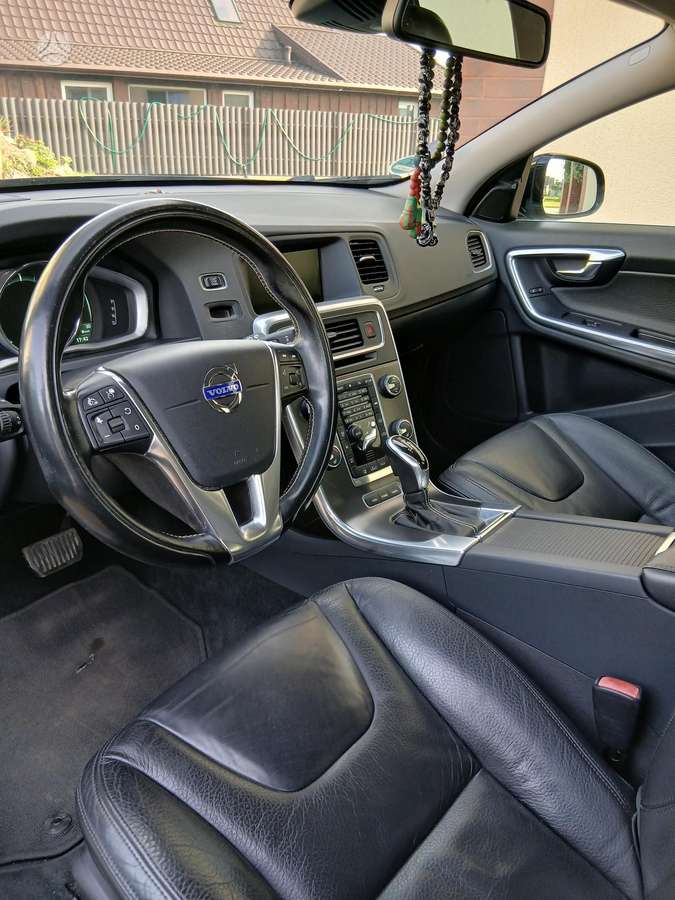 Volvo V60 2013 — photo 10
