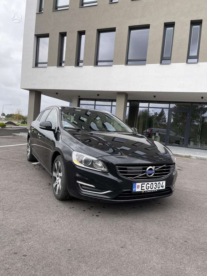 Volvo V60 2013 — rear view