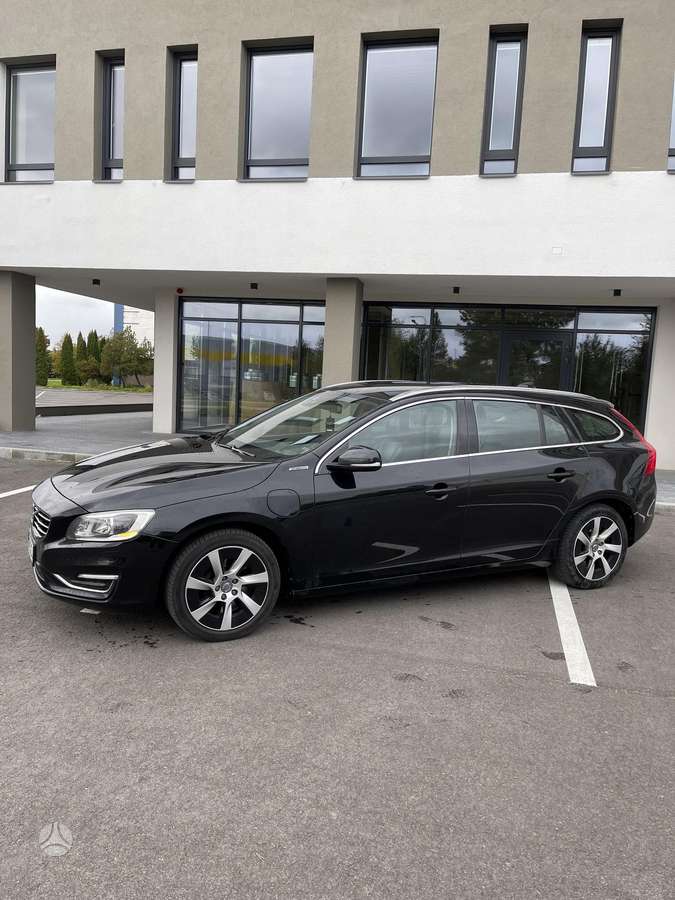 Volvo V60 2013 — engine 2400 cm³, 215 HP (158kW)