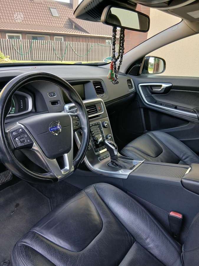 Volvo V60 2013 — photo 9