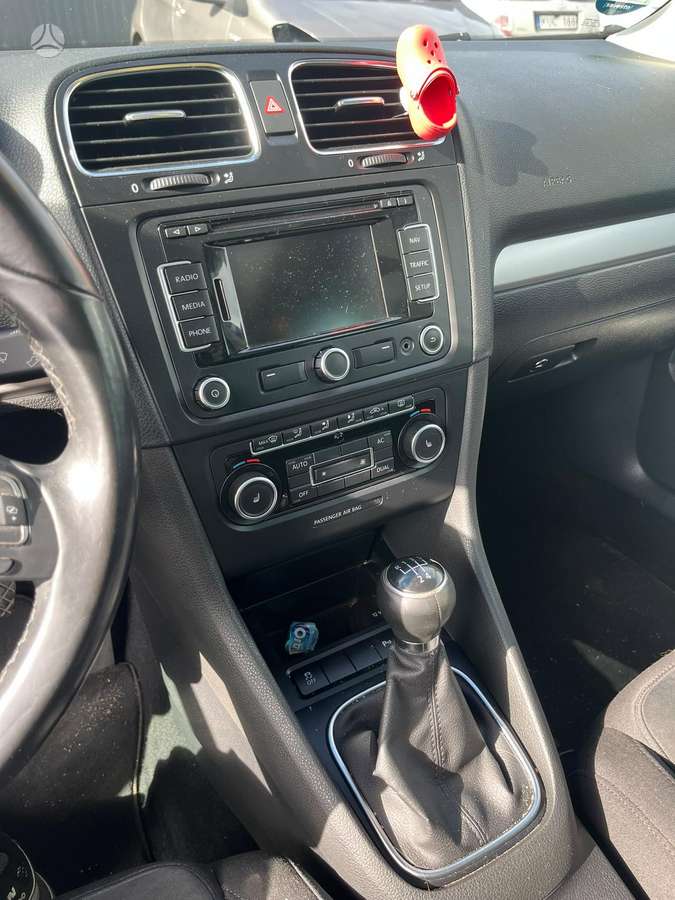 Volkswagen Golf 2011 — photo 6