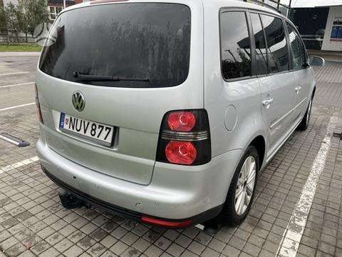 Volkswagen Touran 2008 — rear view