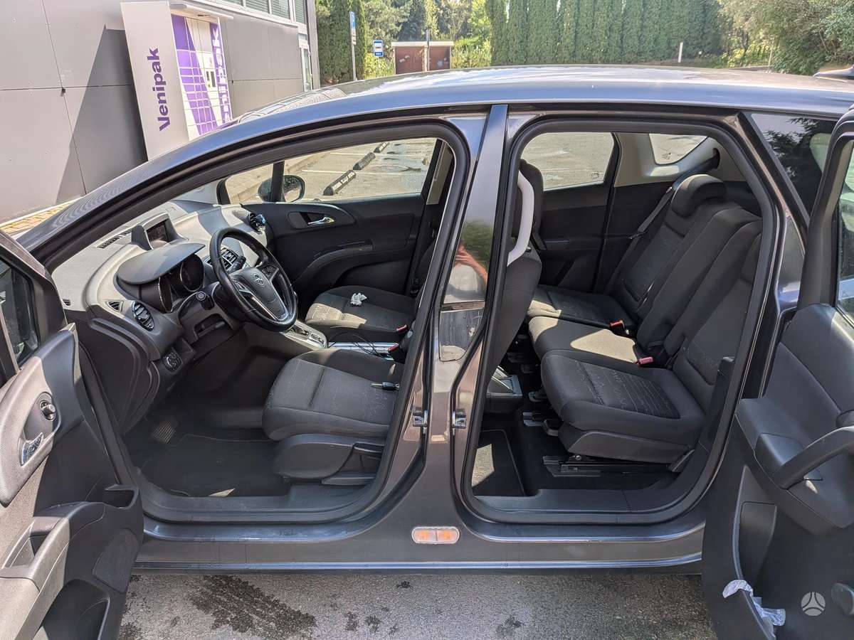 Opel Meriva 2011 — photo 6