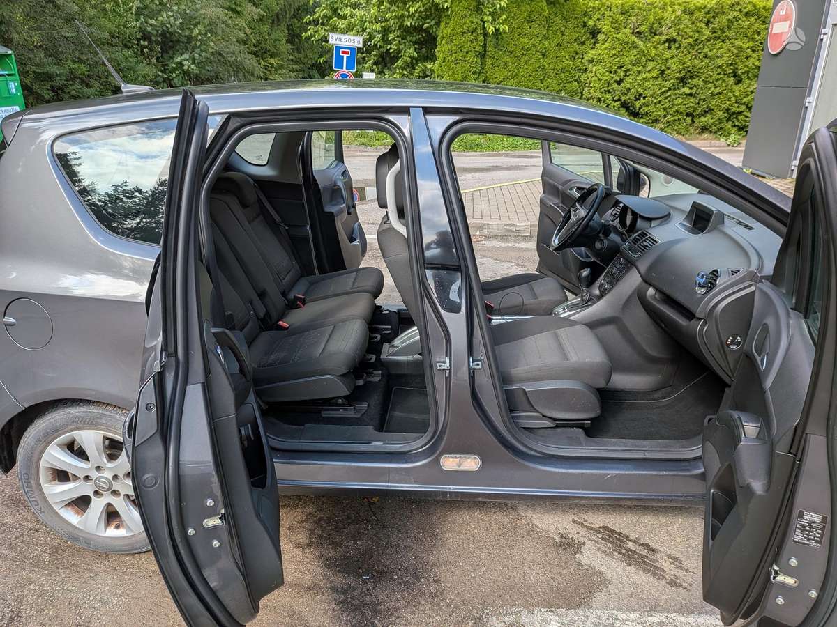 Opel Meriva 2011 — photo 7