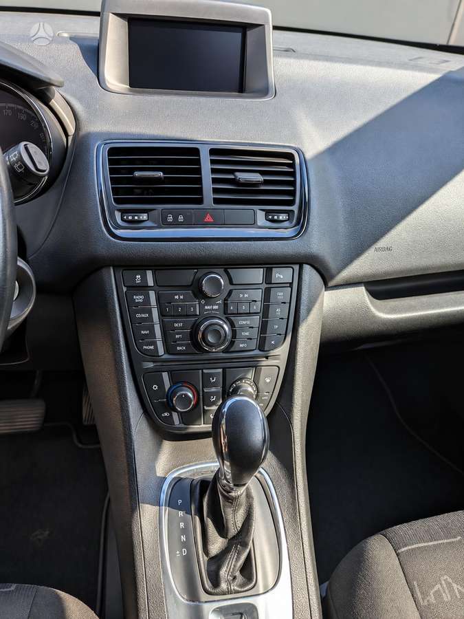 Opel Meriva 2011 — photo 8