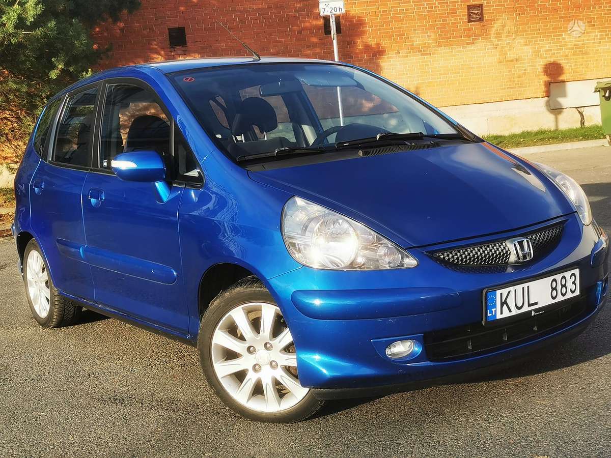 Honda Jazz 2005 — engine 1300 cm³, 80 HP (59kW)