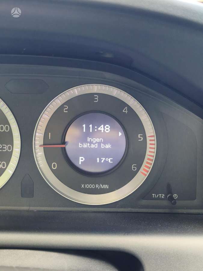 Volvo XC60 2010 — photo 11