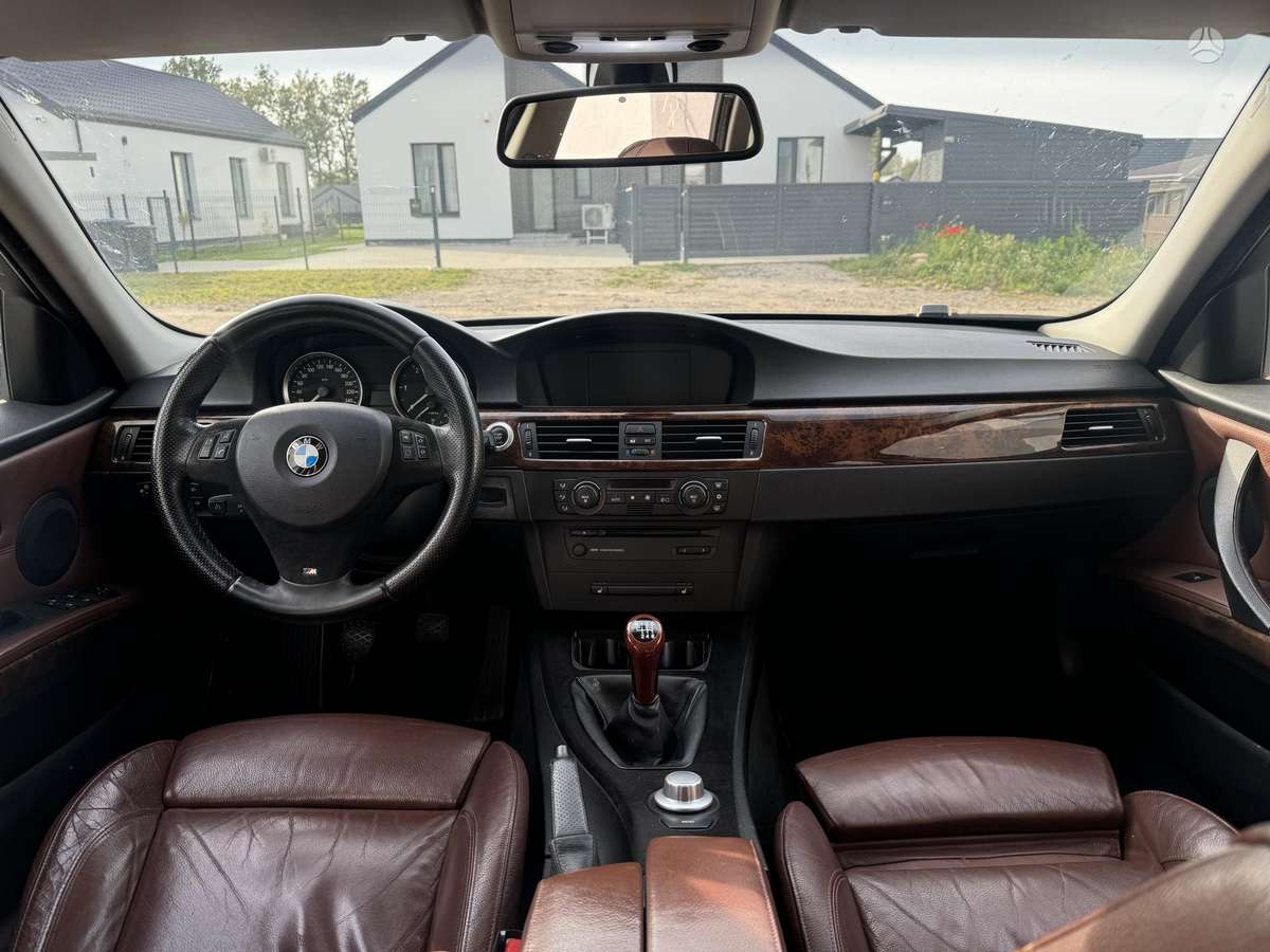BMW 330 2006 — photo 5