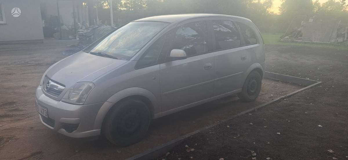 Opel Meriva 2006 — вигляд ззаду
