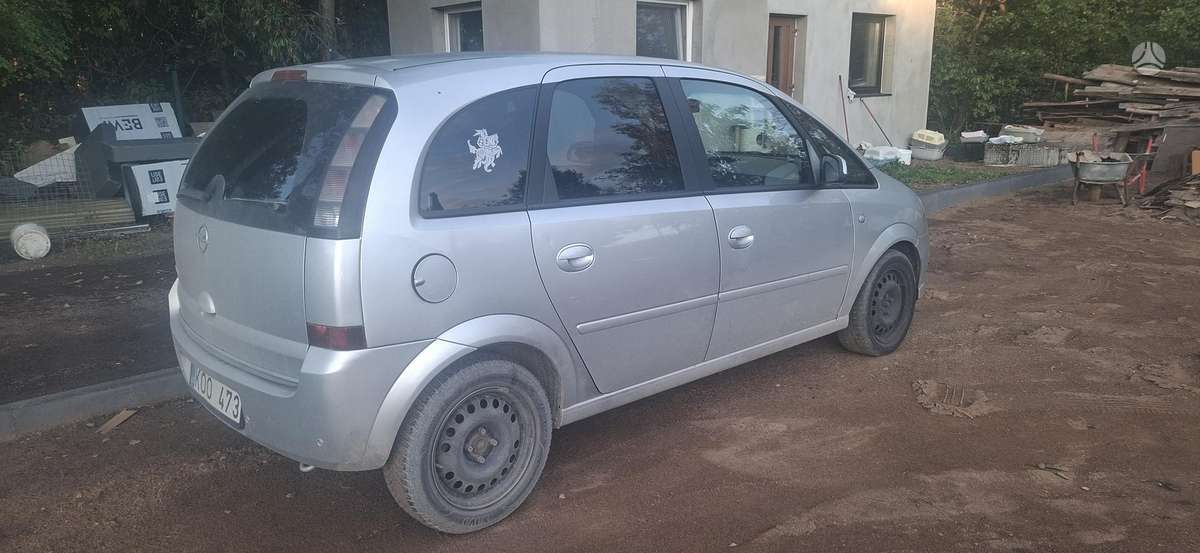 Opel Meriva 2006 — салон