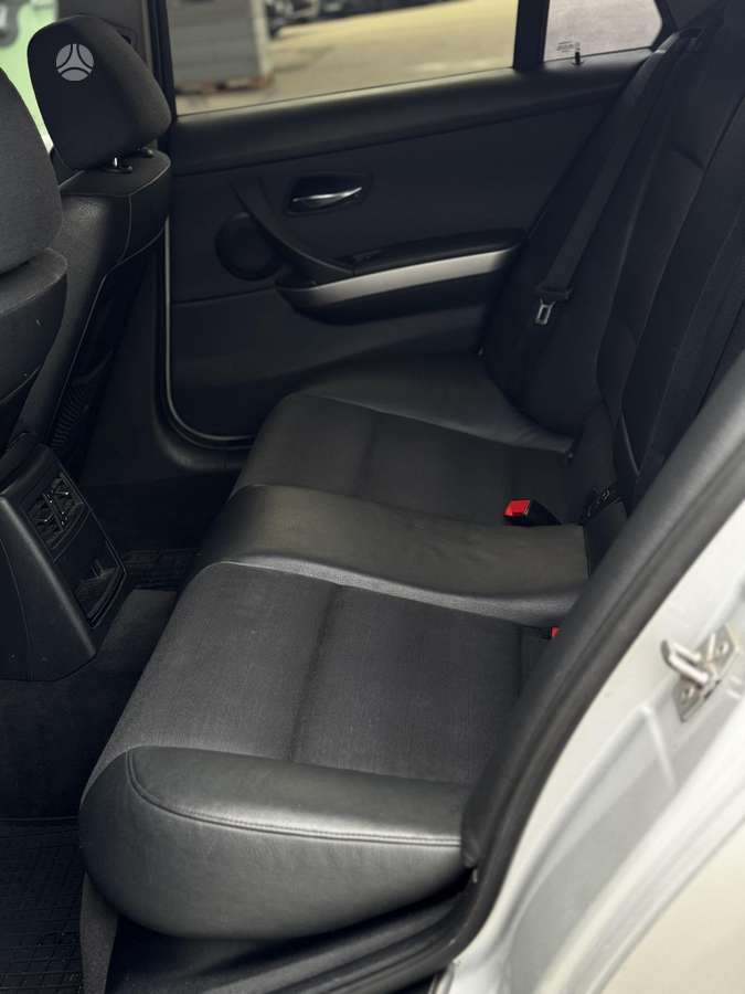 BMW 320 2012 — photo 13