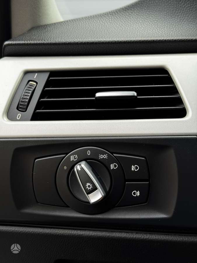 BMW 320 2012 — photo 19
