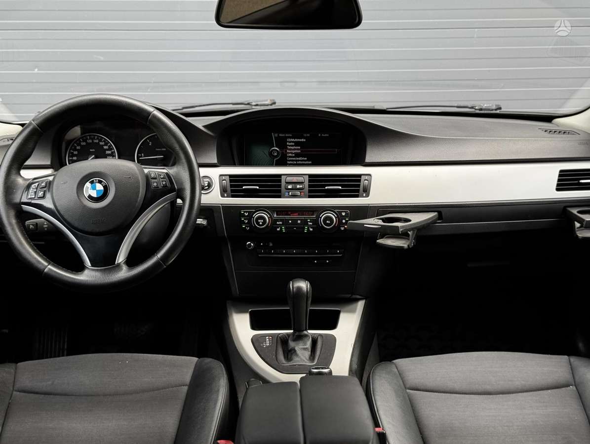 BMW 320 2012 — rear view