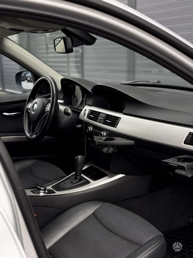 BMW 320 2012 — photo 8