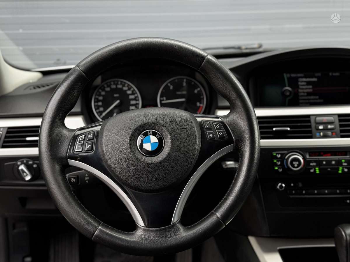 BMW 320 2012 — photo 9