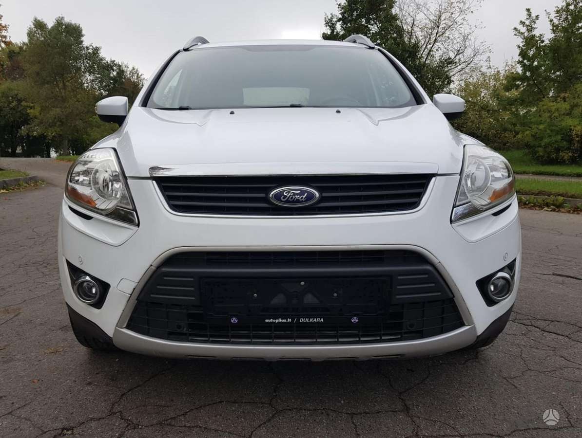 Ford Kuga 2011 — вигляд ззаду