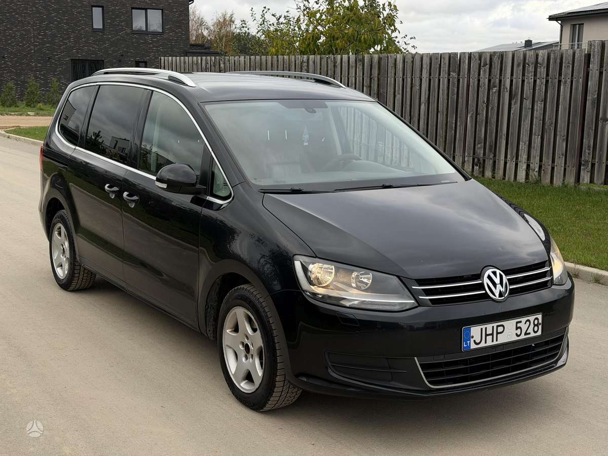 Volkswagen Sharan 2011 — салон