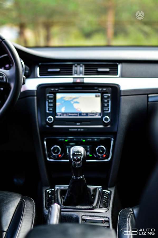 Skoda Superb 2012 — фото 14
