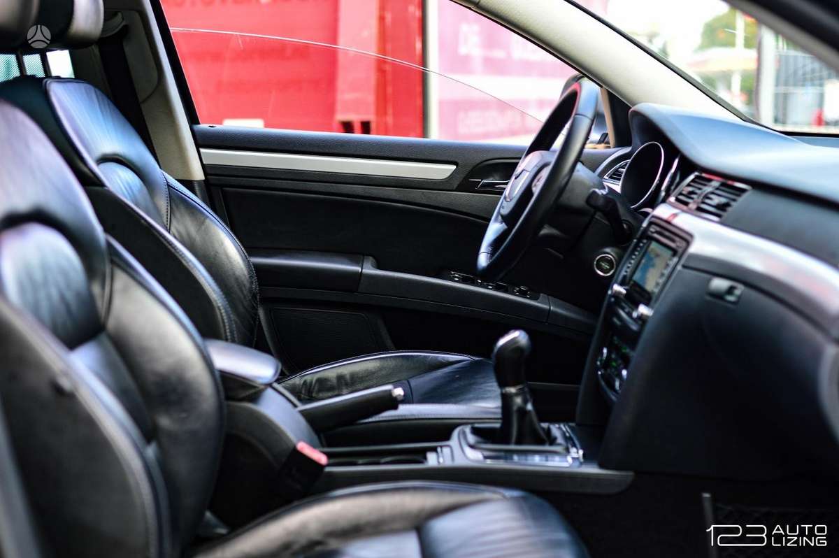Skoda Superb 2012 — фото 16