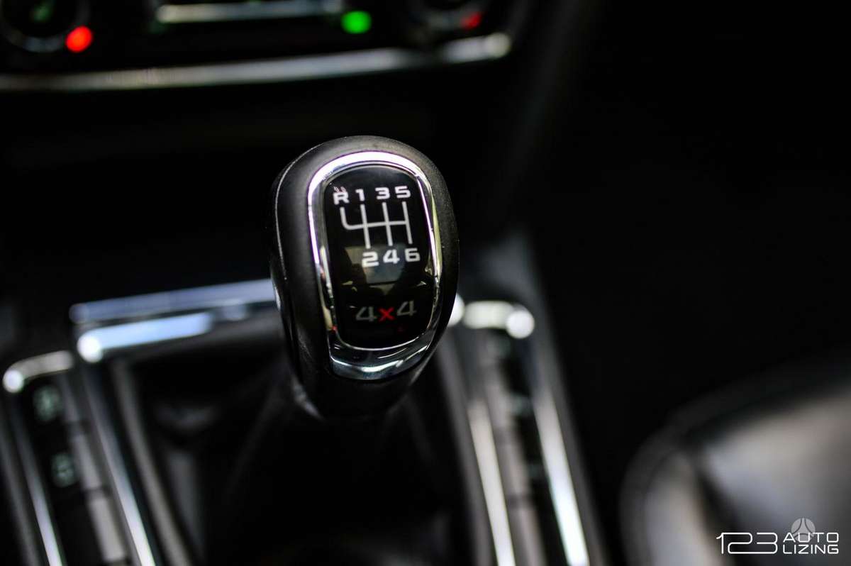 Skoda Superb 2012 — фото 24