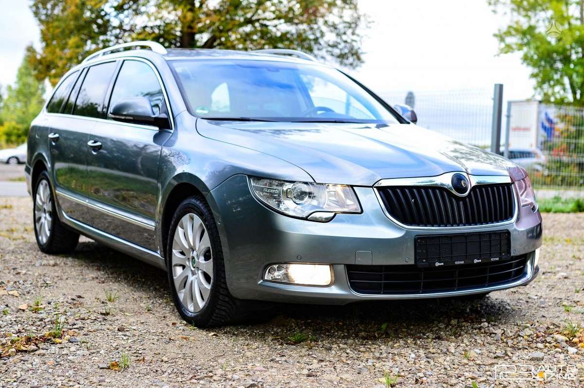 Skoda Superb 2012 — салон
