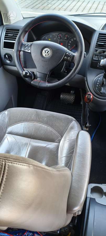 Volkswagen Caravelle 2009 — photo 15