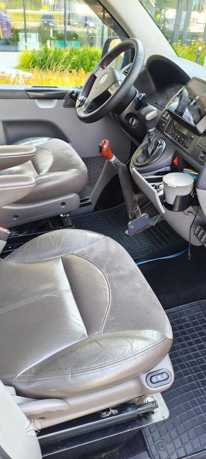Volkswagen Caravelle 2009 — photo 16