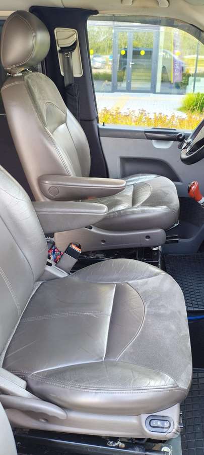 Volkswagen Caravelle 2009 — photo 18