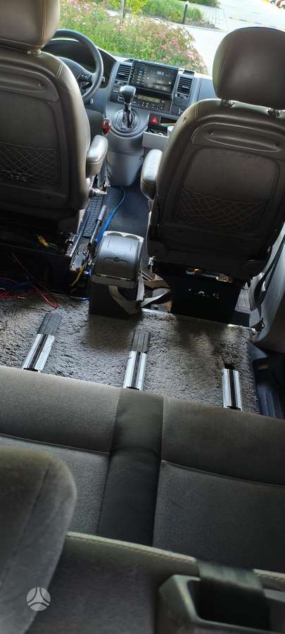Volkswagen Caravelle 2009 — photo 26