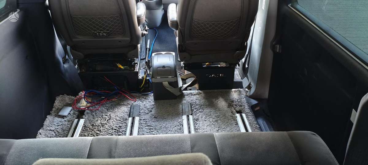 Volkswagen Caravelle 2009 — photo 29