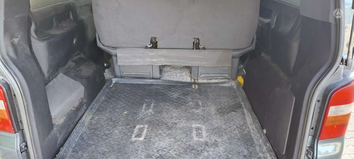 Volkswagen Caravelle 2009 — photo 31