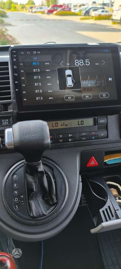 Volkswagen Caravelle 2009 — engine 2500 cm³, 131 HP (96kW)