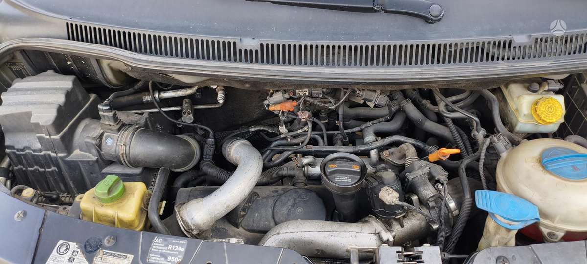 Volkswagen Caravelle 2009 — photo 40