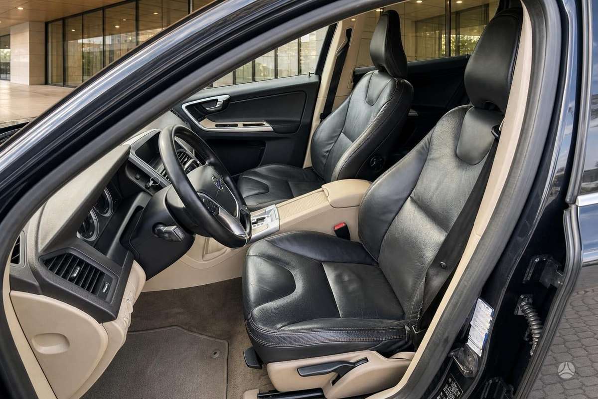 Volvo XC60 2011 — photo 5