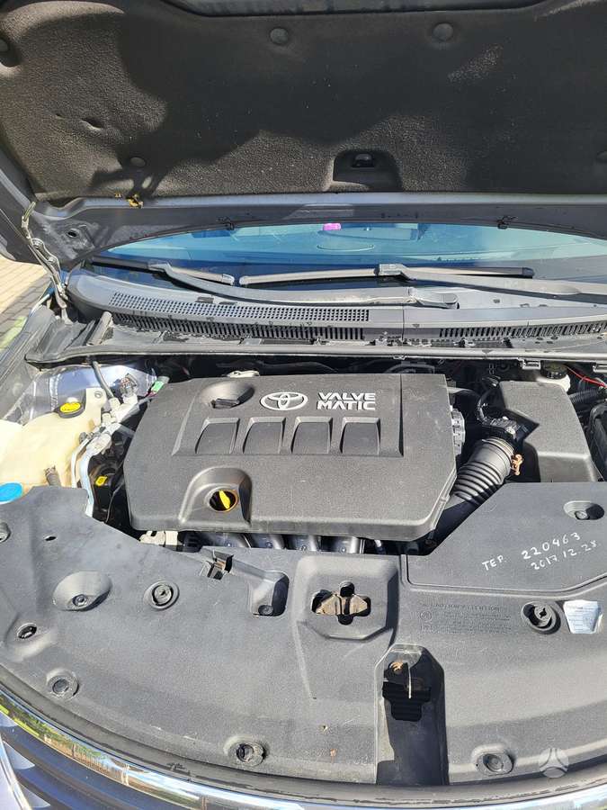 Toyota Avensis 2009 — engine 2000 cm³, 152 HP (112kW)